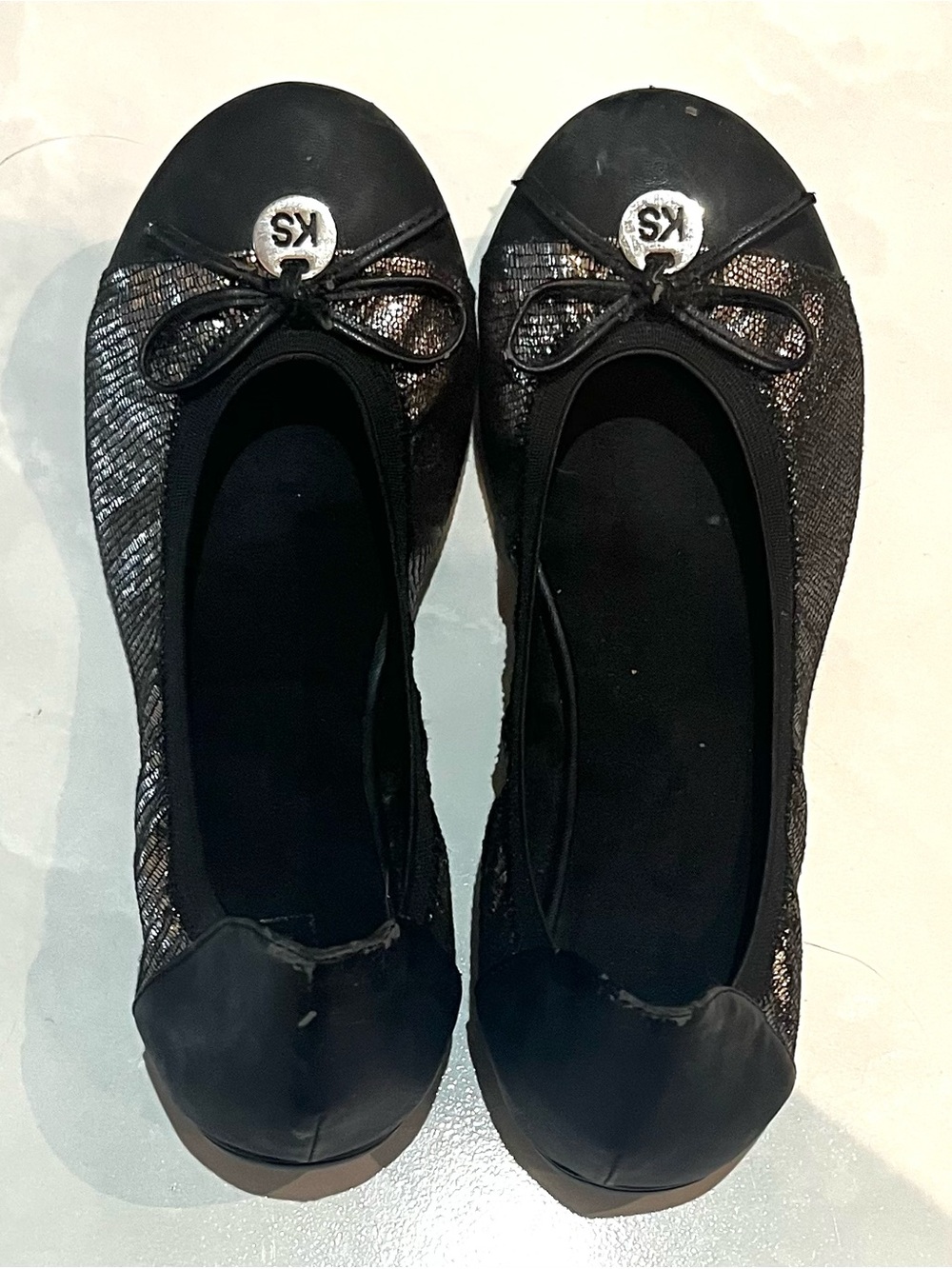 Women’s Size 7 Kate Spade Black and Silver Ballet Flats with Logo Accent